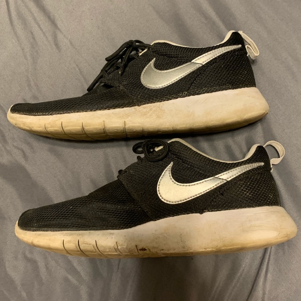 Black Nike Roches - Picture 4 of 7